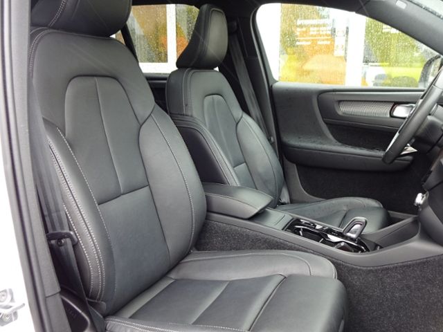 Volvo  T4 R Design 2WD ACC PANO 360° STANDHZ