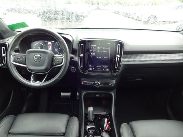 Volvo  T4 R Design 2WD ACC PANO 360° STANDHZ