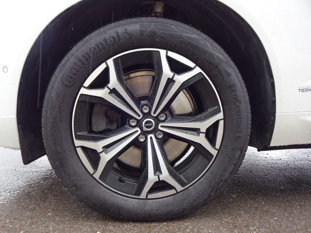 Volvo  B4 Momentum Pro AWD AHK ACC HUD 360° Google