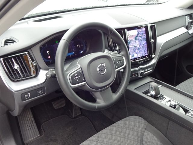 Volvo  B4 Momentum Pro AWD AHK ACC HUD 360° Google