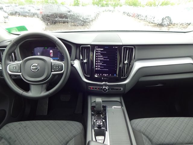 Volvo  B4 Momentum Pro AWD AHK ACC HUD 360° Google