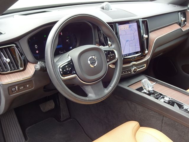 Volvo  T8 Inscription Plug-In AWD ACC B&W PANO HUD