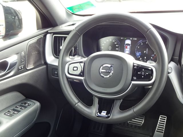 Volvo  B5 R Design AWD Luftfw ACC HUD Standhz PANO