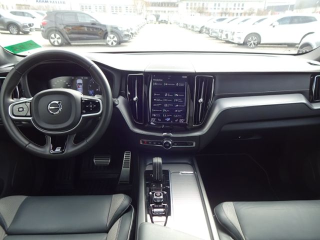 Volvo  B5 R Design AWD Luftfw ACC HUD Standhz PANO