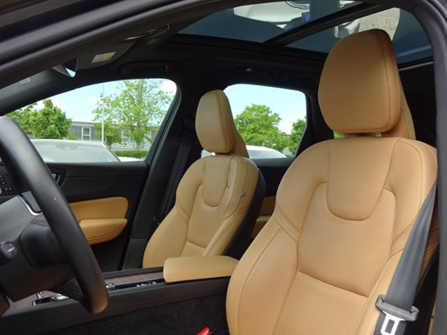 Volvo  T8 Inscription Plug-In AWD ACC B&W PANO HUD