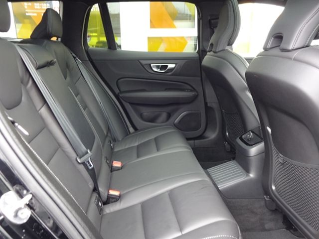 Volvo  T6 R Design Plug-In AWD ACC HUD PANO 360°