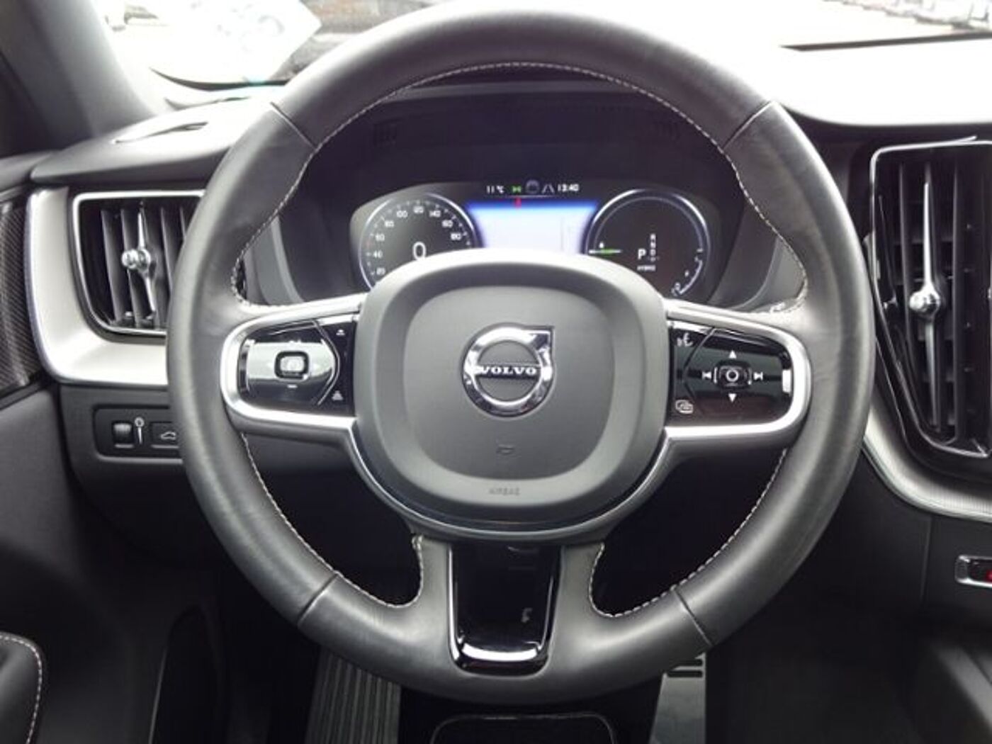 Volvo  T6 R Design Plug-In ACC HUD PANO 22' 360°