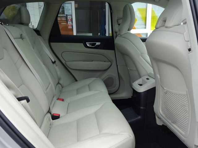 Volvo  T6 Inscription Plug-In AHK Luftfw. ACC PANO