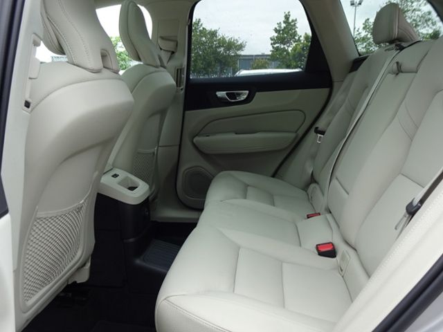 Volvo  T6 Inscription Plug-In AHK Luftfw. ACC PANO
