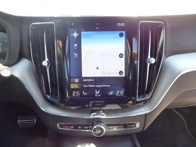 Volvo  D4 R Design 2WD AT Panorama Memory 19'