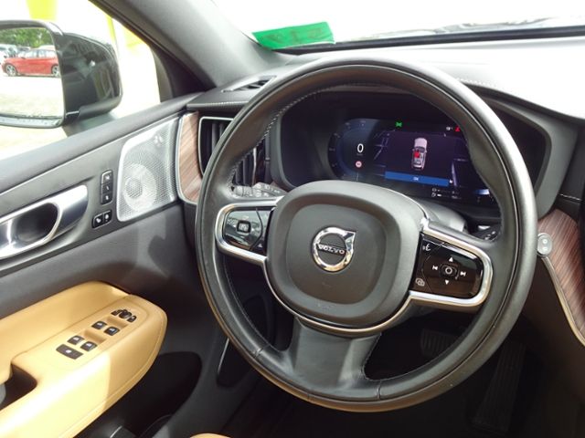 Volvo  T6 Inscription Plug-In AWD ACC B&W PANO 360