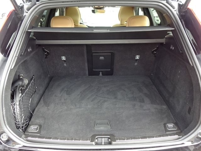 Volvo  T6 Inscription Plug-In AWD ACC B&W PANO 360