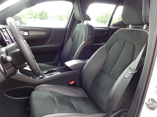 Volvo  T5 R Design Plug-In 2WD 360° Alcantara Navi