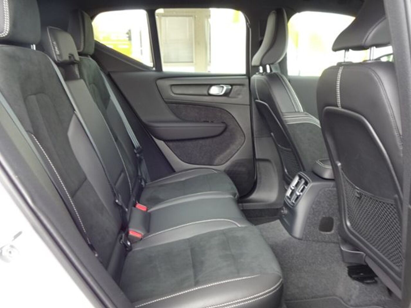 Volvo  T5 R Design Plug-In 2WD 360° Alcantara Navi