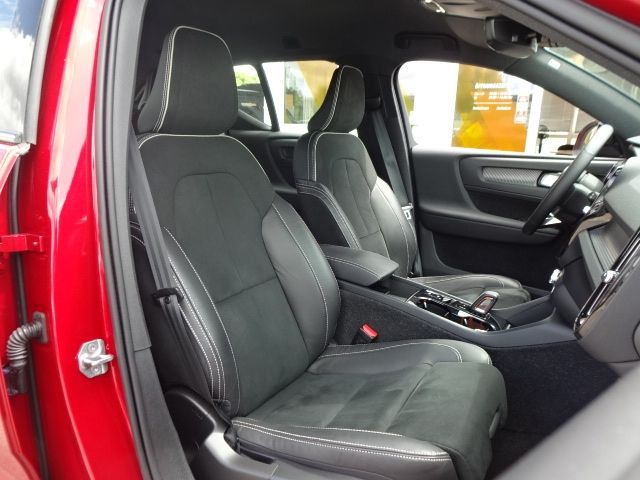 Volvo  T5 R Design Plug-In 2WD ACC BLIS 360° Navi