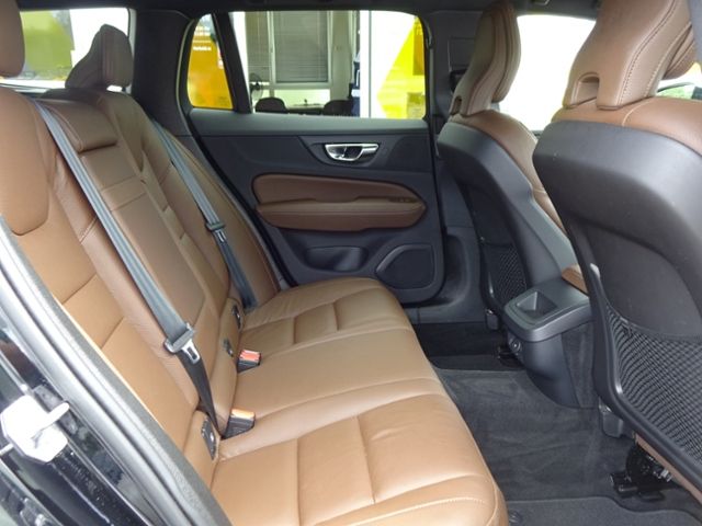 Volvo  PRO B4 AWD AT Leder-braun
