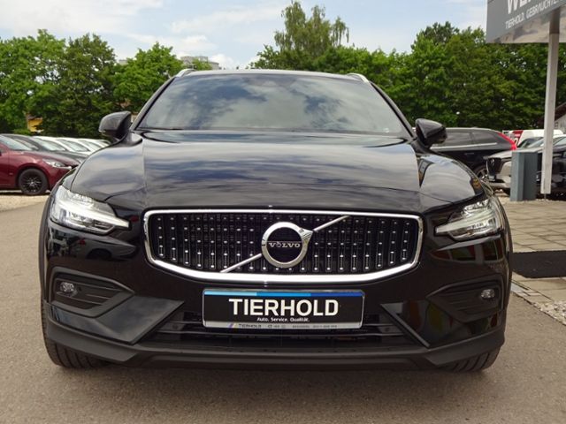 Volvo  PRO B4 AWD AT Leder-braun