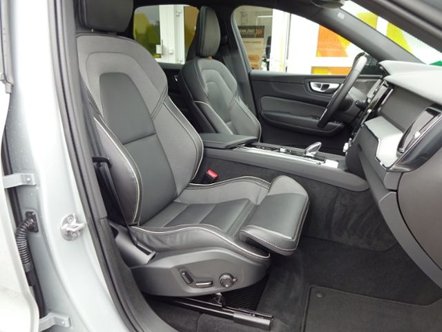 Volvo  B4 Plus Dark AWD ACC PANO BLIS 360°