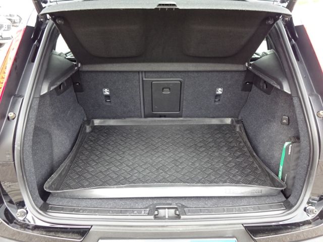 Volvo  T4 Core Plug-In 2WD Navi Kamera Tempomat