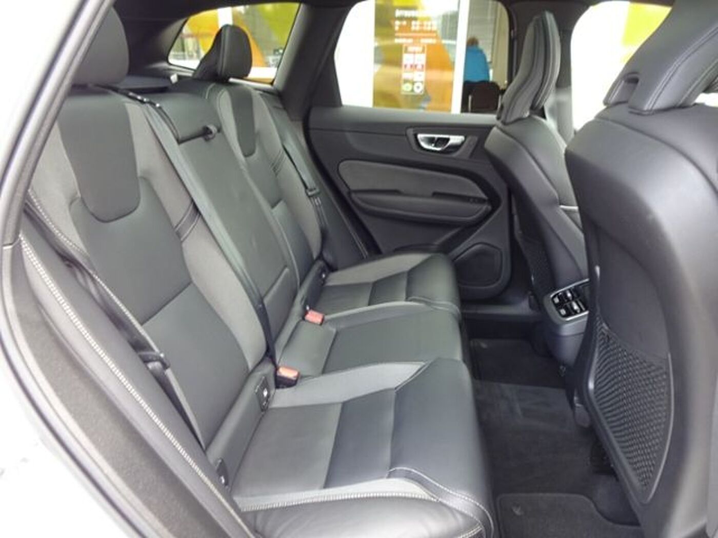 Volvo  B5 Ultimate Dark AWD 360° Head Up Pano ACC