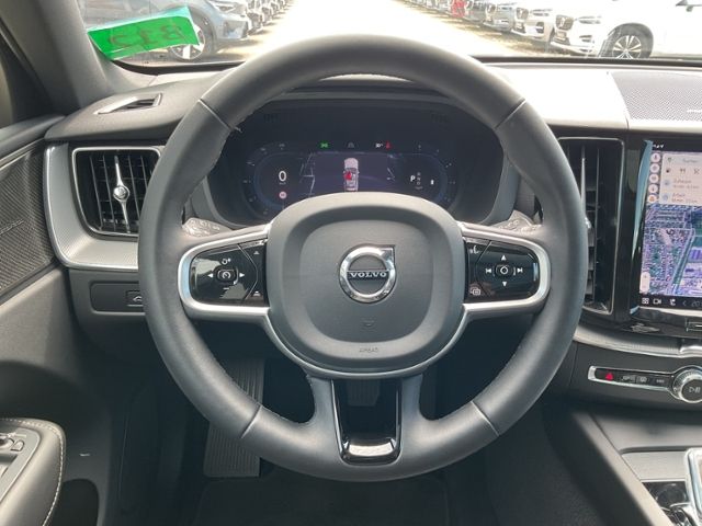 Volvo  B4 Plus Dark 2WD ACC 360° PANO Google