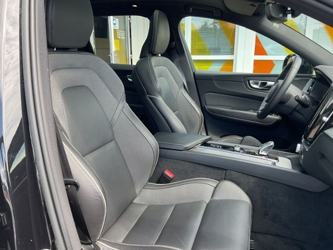 Volvo  B4 Plus Dark 2WD ACC 360° PANO Google