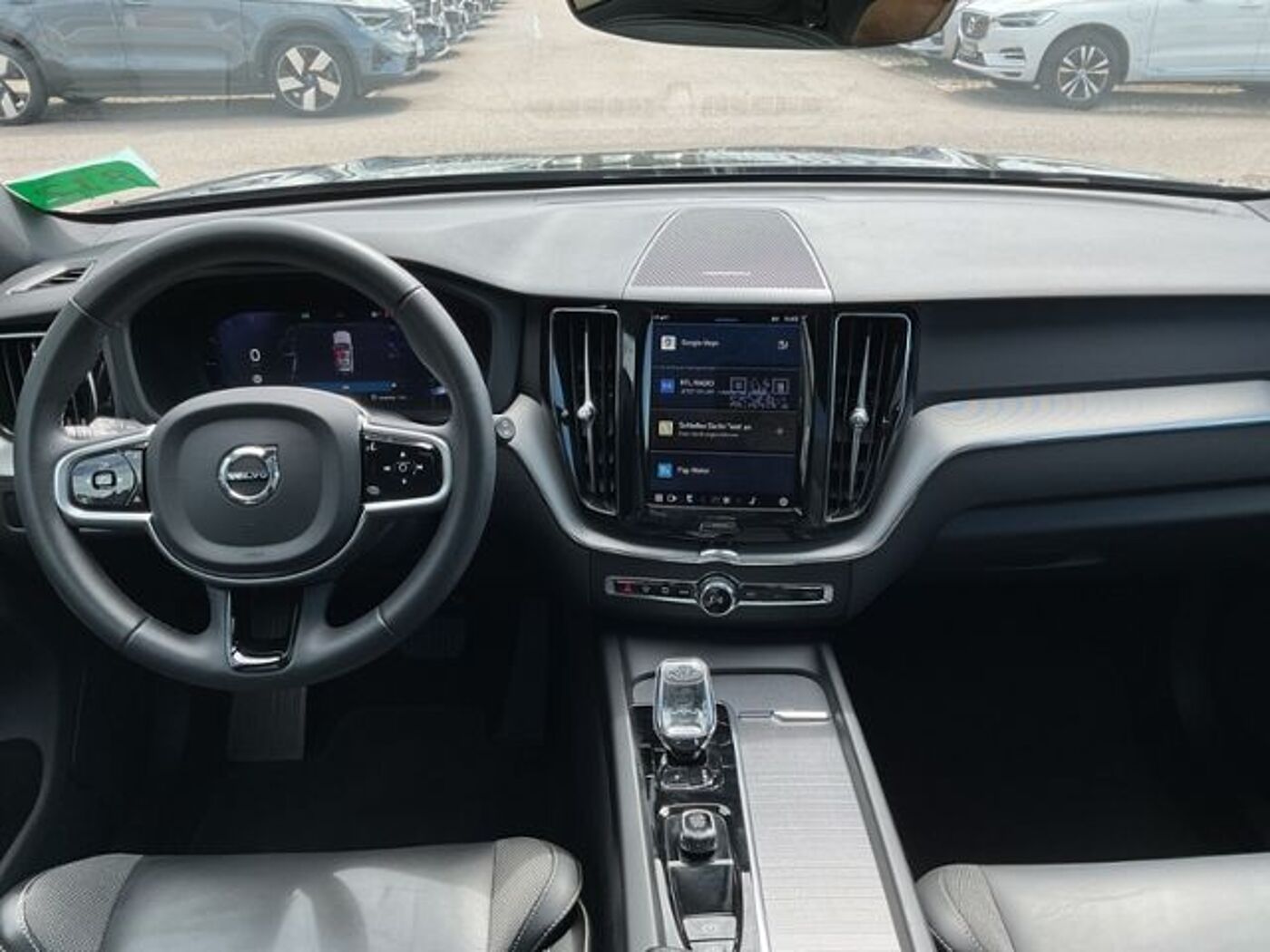 Volvo  B4 Plus Dark 2WD ACC 360° PANO Google