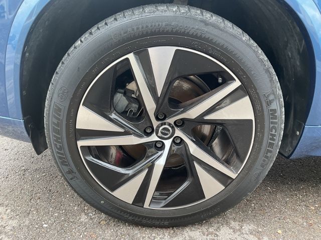 Volvo  B5 R Design AWD 7Sitzer AHK PANO ACC 360°