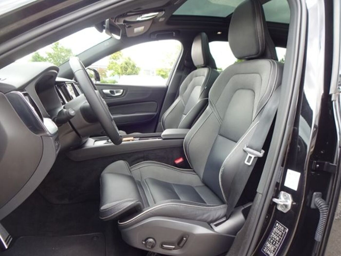 Volvo  T6 R Design Plug-In AWD AHK Google PANO ACC
