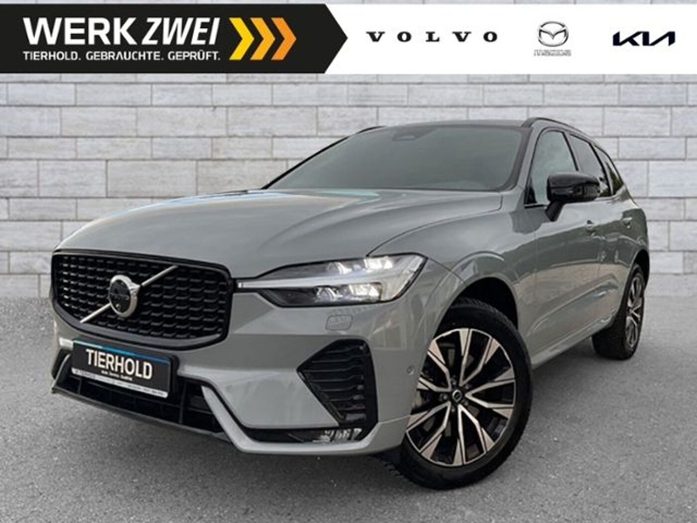 Volvo  Plus Dark 2WD Google Pano 360 H&K BLIS