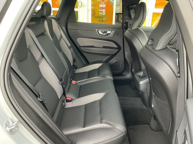 Volvo  Plus Dark 2WD Google Pano 360 H&K BLIS