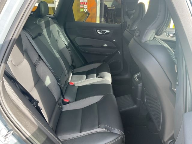 Volvo  R Design T6 GOOGLE AWD ACC 360° AHK