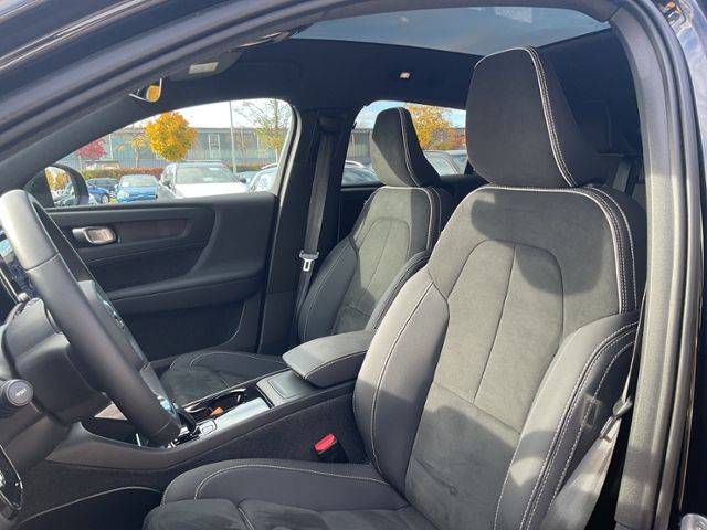 Volvo  Plus Single Ext. Range Electric 2WD AHK ACC