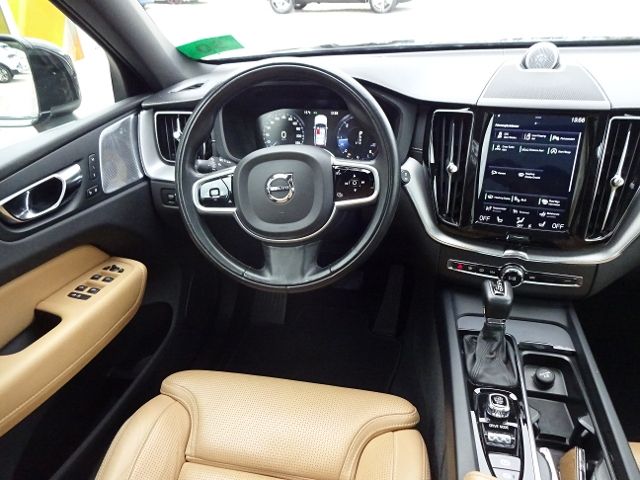 Volvo  D5 Inscription AWD Standhz ACC HUD Pano B&W