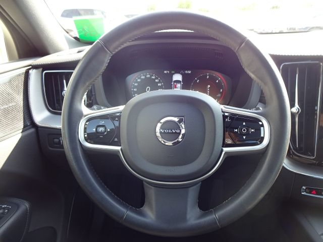 Volvo  D5 Inscription AWD HUD ACC BLIS AHK Pano