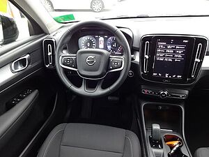 Volvo  T3 Momentum Pro 2WD AHK Navi Allwetterr.