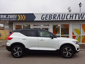 Volvo  T4 R Design 2WD AHK Pano Allwetterreifen 18