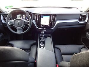 Volvo  D4 Momentum Pro 2WD Navi Kamera Allwetterr.