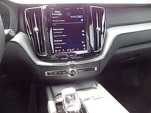 Volvo  B4 Ultimate AWD LUFTFW STANDHZ PANO HUD 22'