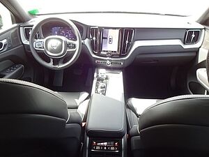 Volvo  B4 Ultimate AWD LUFTFW STANDHZ PANO HUD 22'