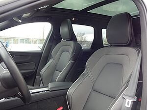 Volvo  T6 R Design Plug-In ACC HUD PANO 22' 360°