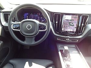 Volvo  B4 Plus Dark 2WD AHK STANDHZ PANO ACC