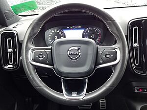 Volvo  T4 R Design 2WD ACC PANO 360° STANDHZ