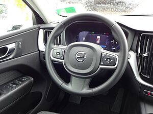 Volvo  B4 Momentum Pro AWD AHK ACC HUD 360° Google