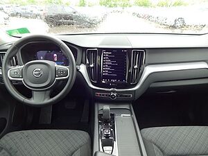 Volvo  B4 Momentum Pro AWD AHK ACC HUD 360° Google