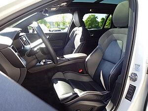 Volvo  T8 R Design Plug-In ACC 360° PANO Parkassist