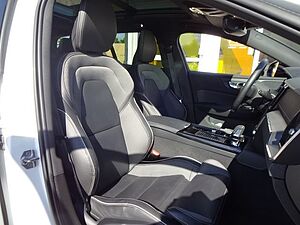Volvo  T8 R Design Plug-In ACC 360° PANO Parkassist