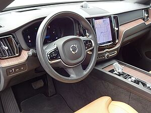 Volvo  T8 Inscription Plug-In AWD ACC B&W PANO HUD