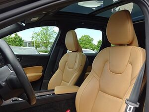 Volvo  T8 Inscription Plug-In AWD ACC B&W PANO HUD