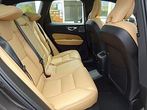 Volvo  T8 Inscription Plug-In AWD ACC B&W PANO HUD